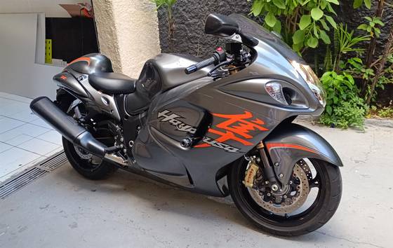 SUZUKI HAYABUSA GSX1300RA 